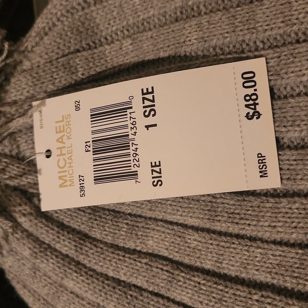 MICHAEL Michael Kors beanie with pom - Picture 2 of 5